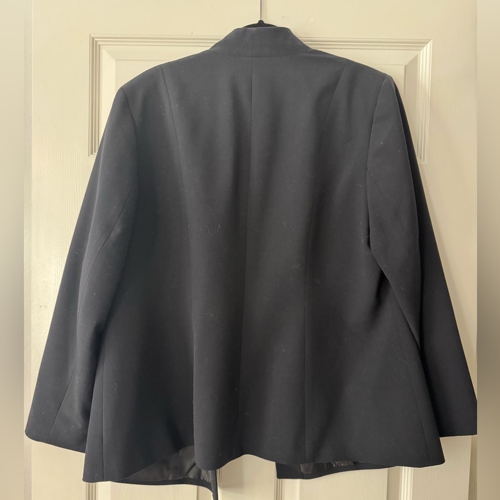 Jones Studio Classic Black Blazer - Picture 2 of 3